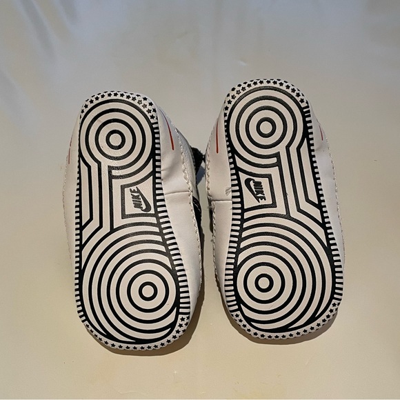 Baby Nikes - Picture 8 of 9